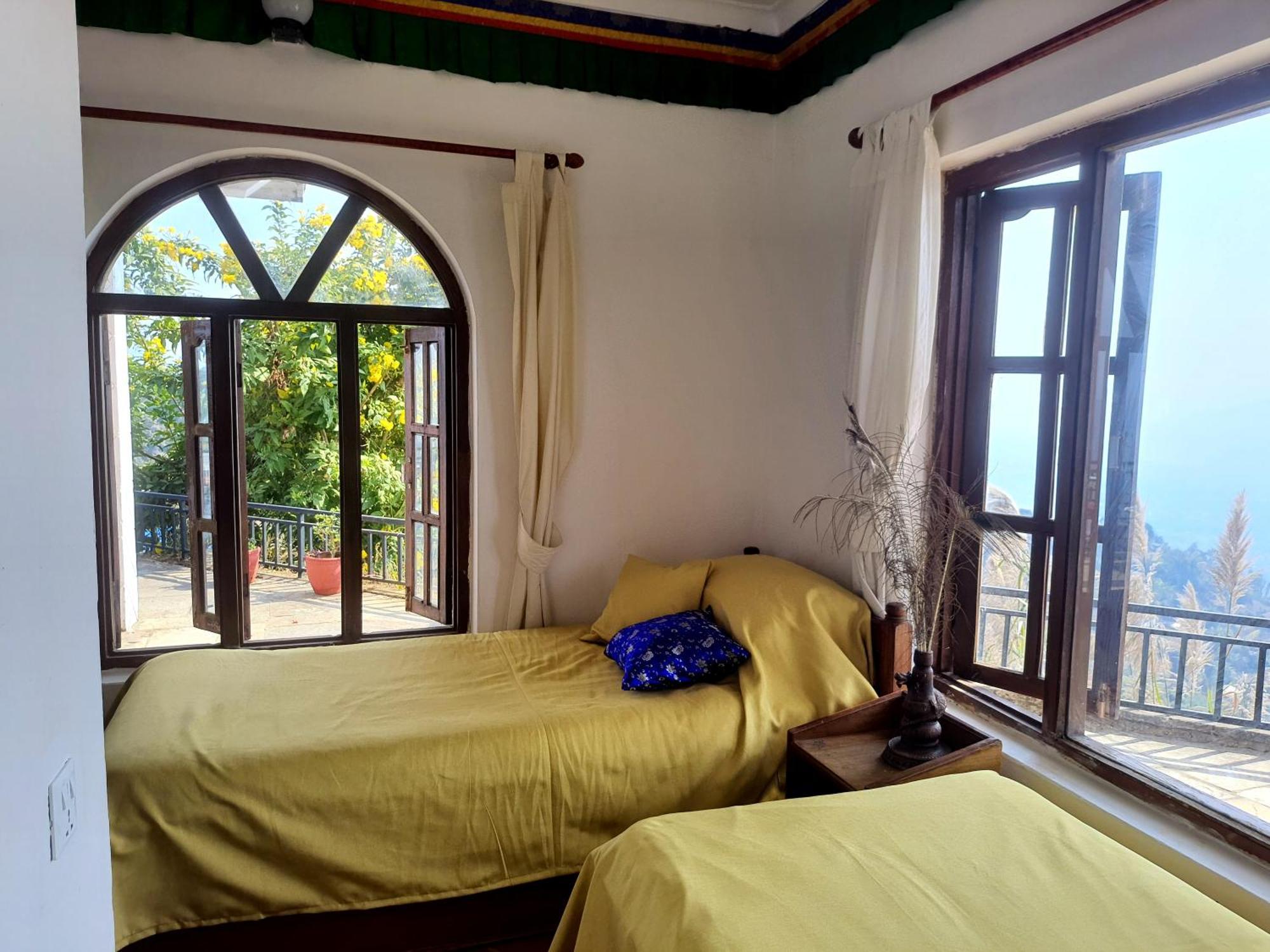 Peace Dragon Lodge Pokhara Exterior photo