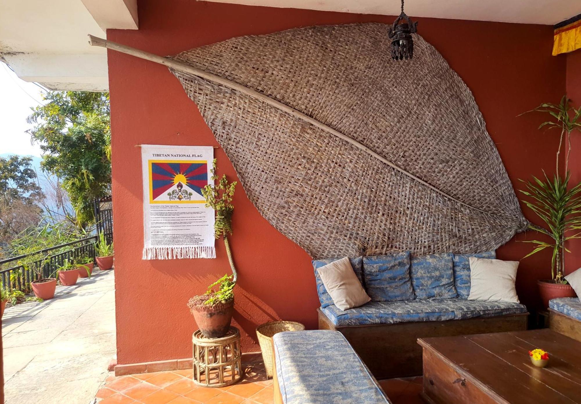 Peace Dragon Lodge Pokhara Exterior photo