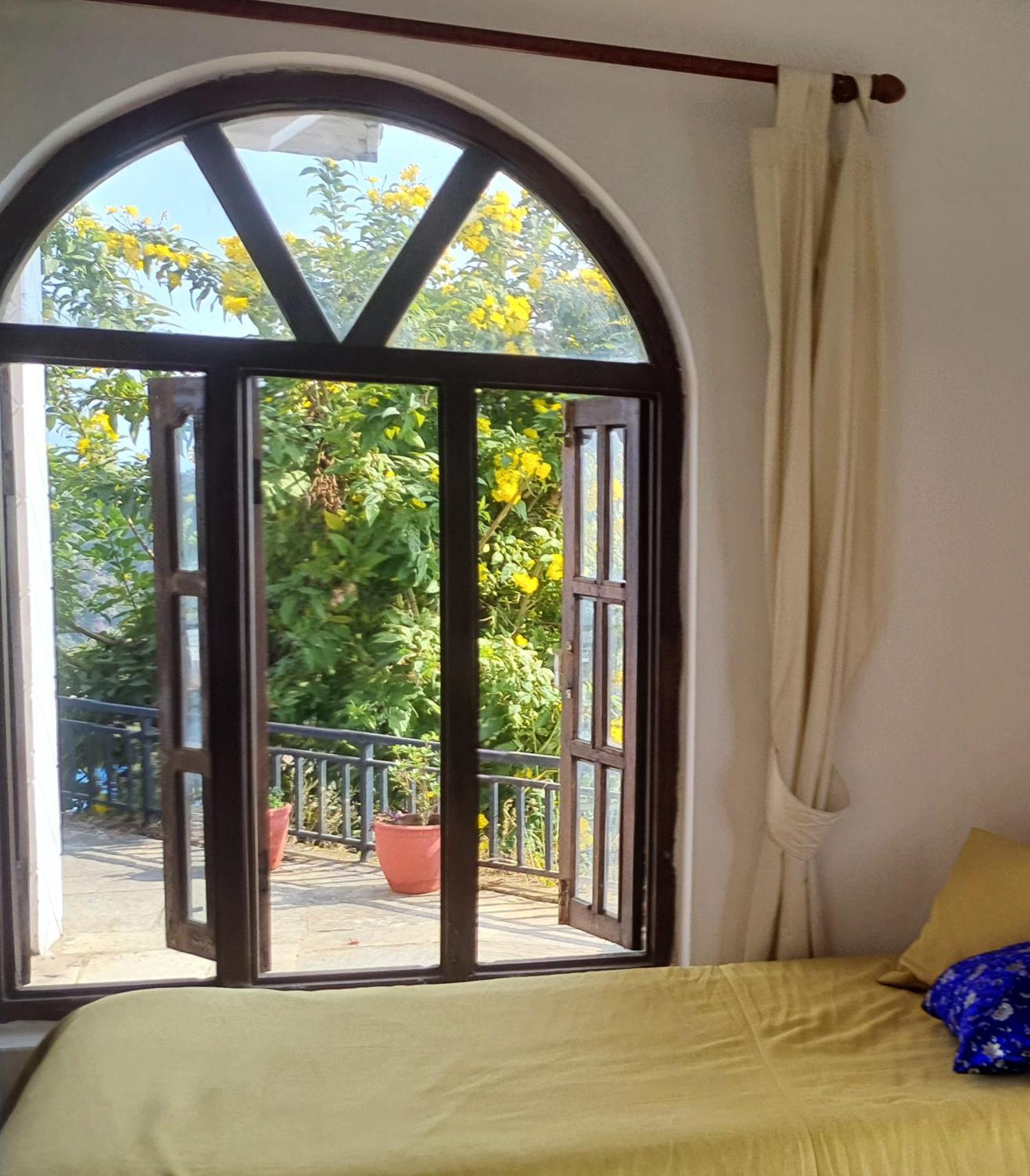 Peace Dragon Lodge Pokhara Exterior photo
