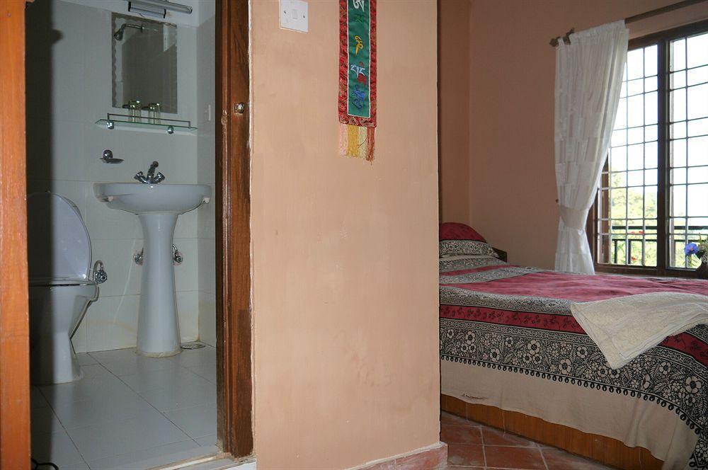 Peace Dragon Lodge Pokhara Exterior photo